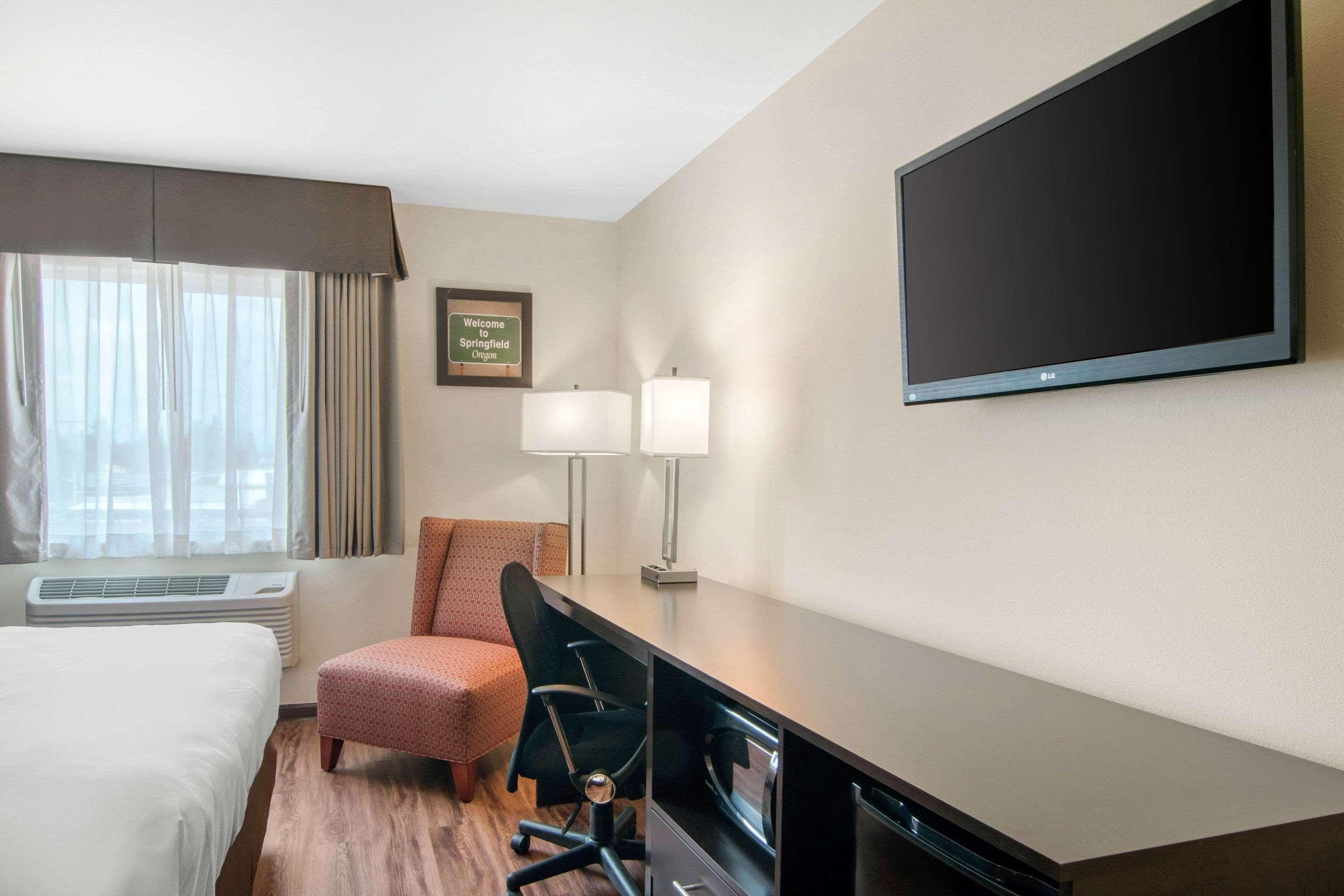 Econo Lodge Inn & Suites Springfield  Kültér fotó